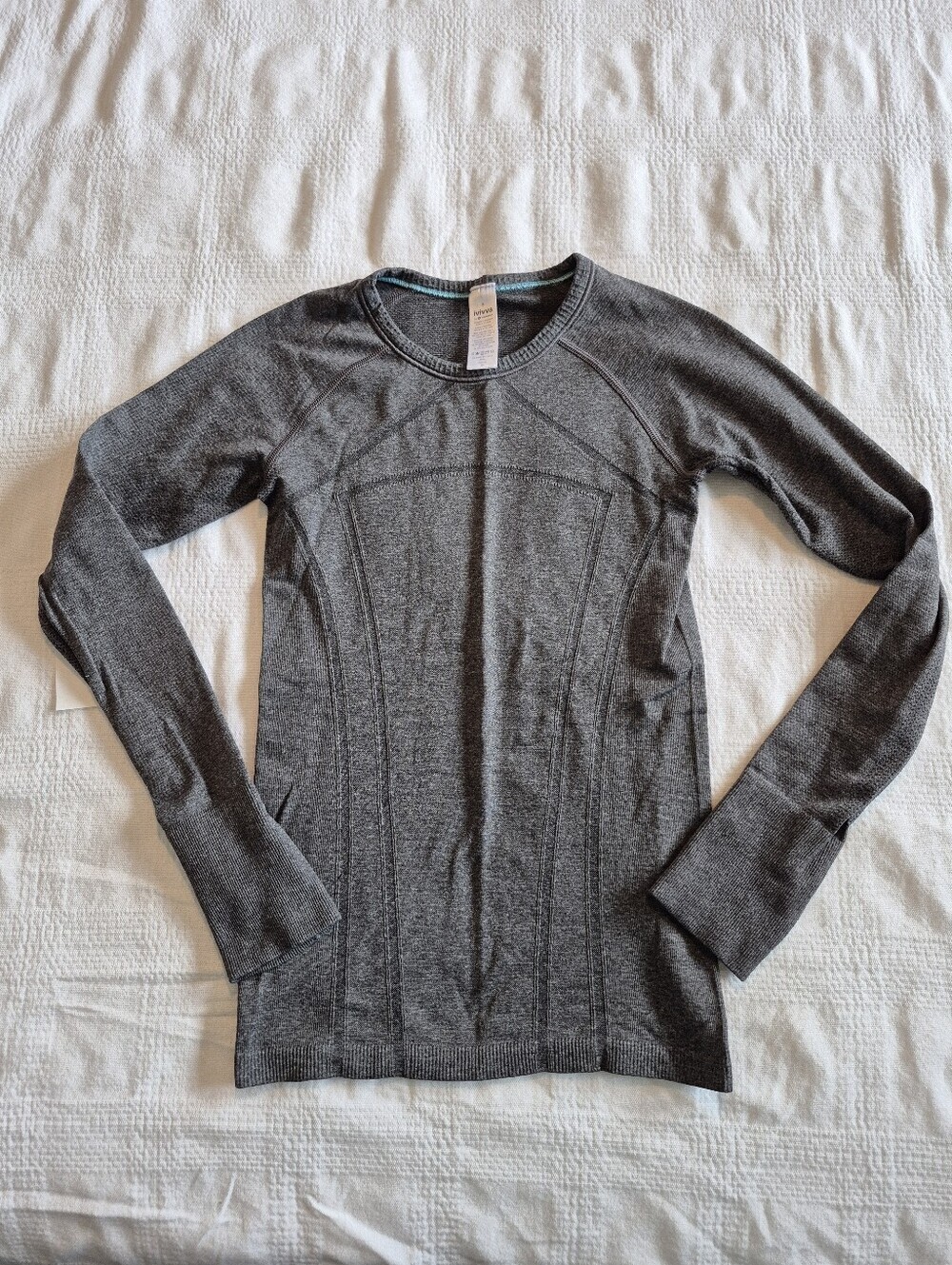 Ivivva girls size 8 gray long sleeve top VGUC